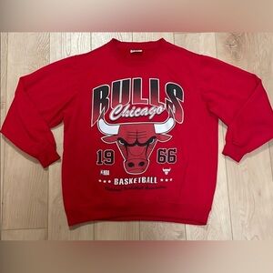 NBA Chicago Bulls Lightweight Graphic Crewneck Sweater